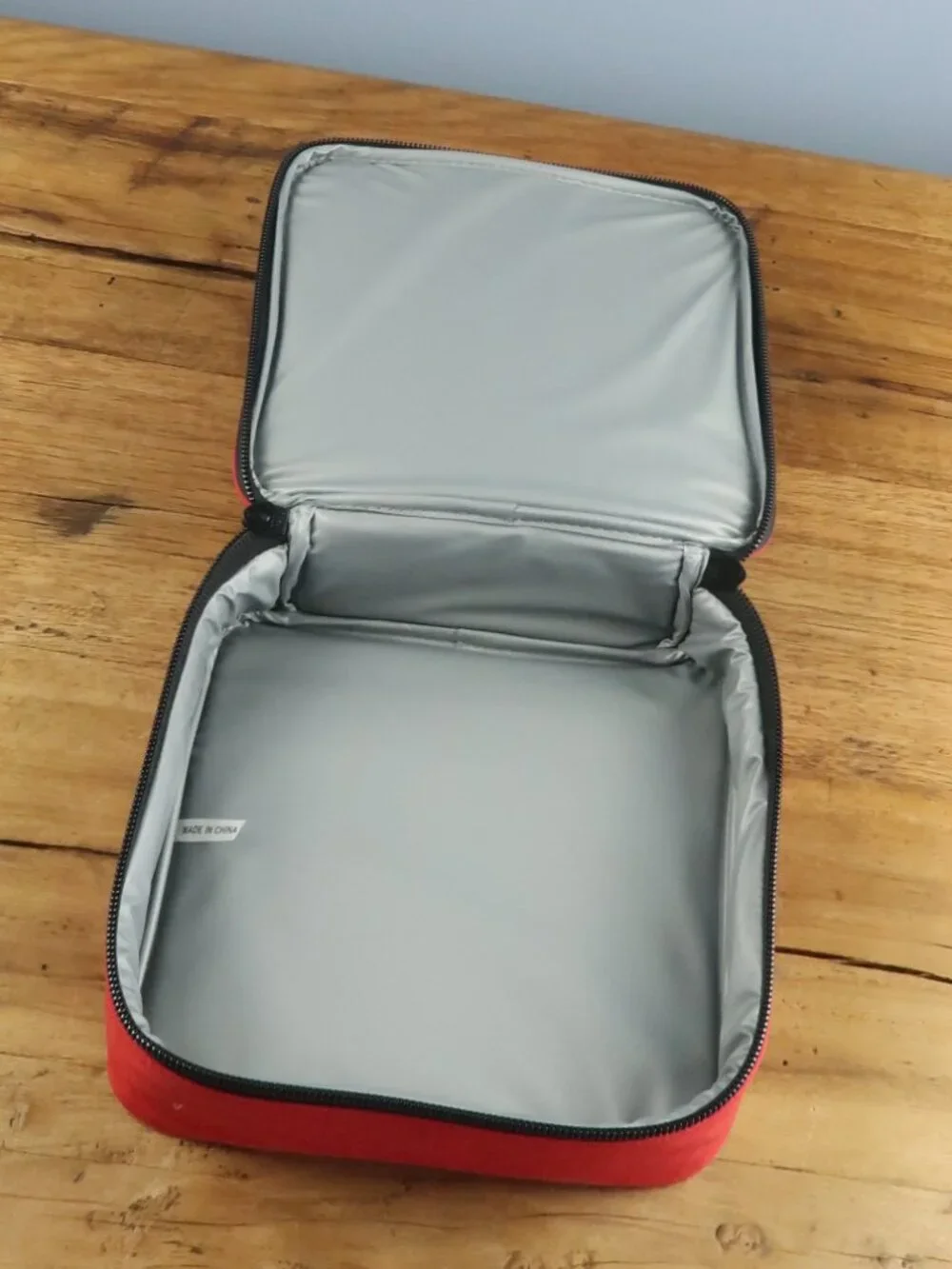 KING KONG RED INSULATED GYM TRAVEL LUNCH BOX ZIPPER CLOSE WITH HANDLE